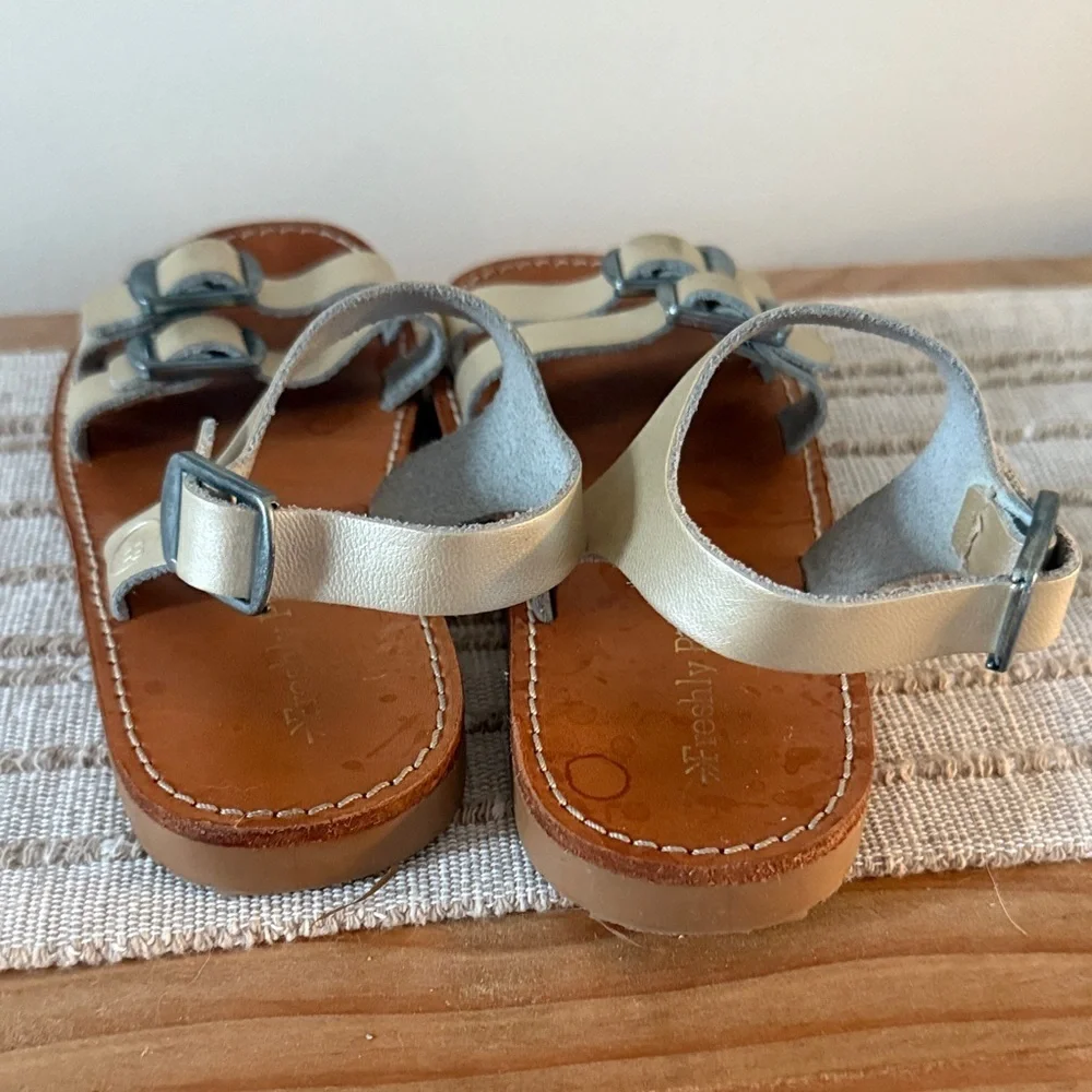 Freshly Picked platinum rockaway metallic Sandals with adjustable Straps size 3y